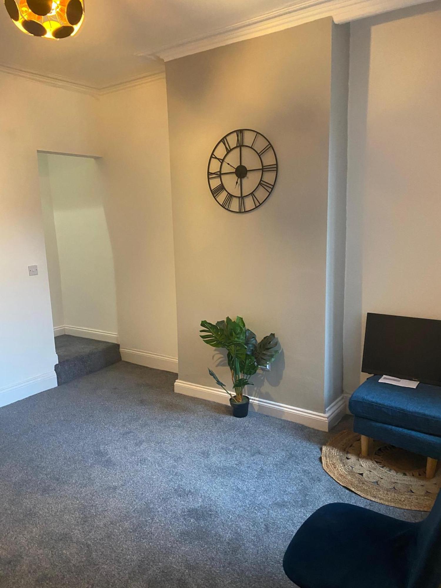 Happy Homes Stoke-on-Trent ภายนอก รูปภาพ