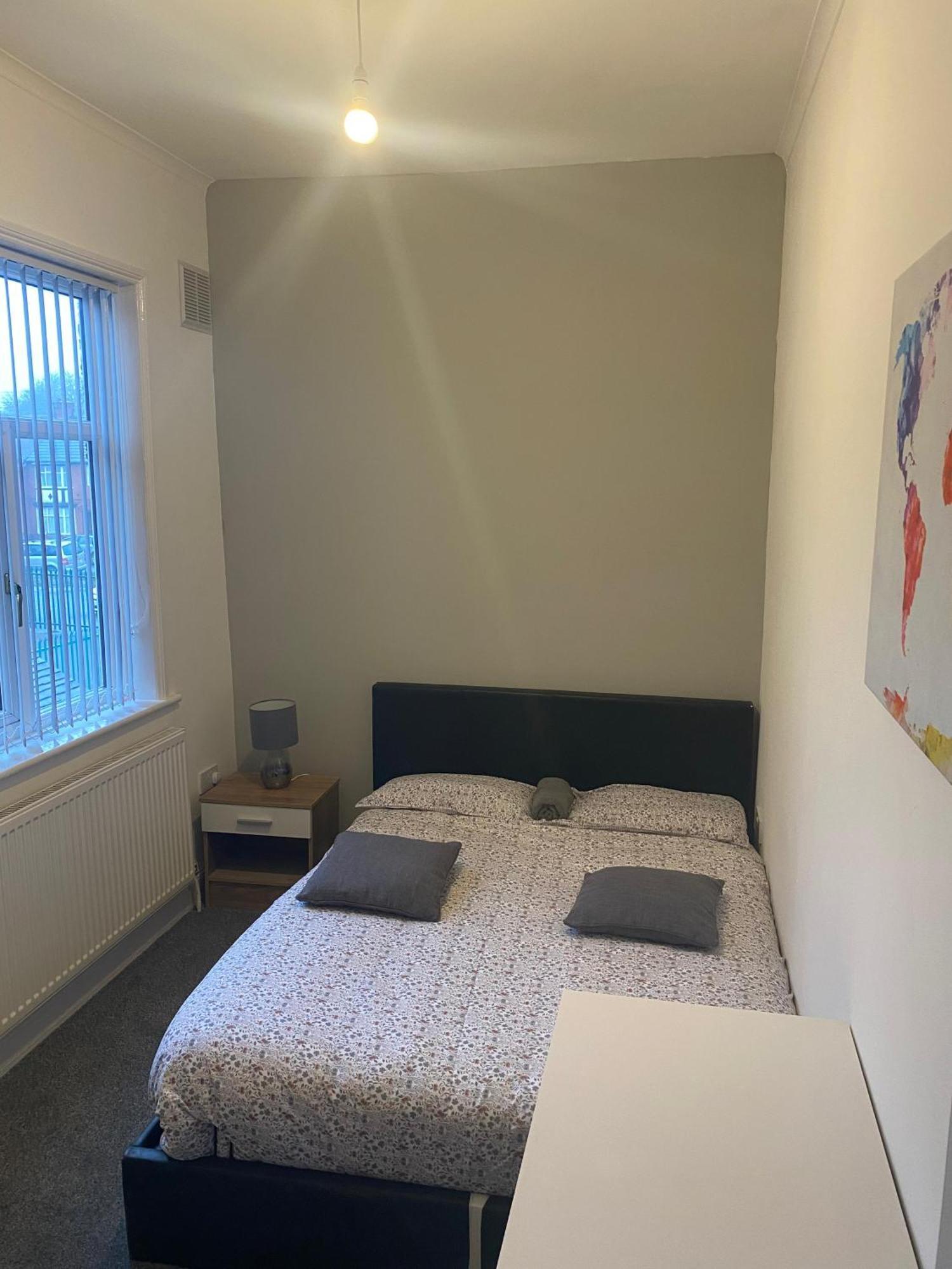 Happy Homes Stoke-on-Trent ภายนอก รูปภาพ